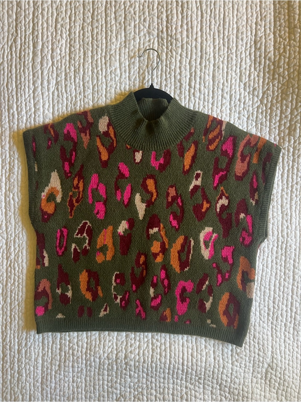 entro Olive Green Leopard Print Short Sleeve Turtleneck Sweater - Picture 4 of 4